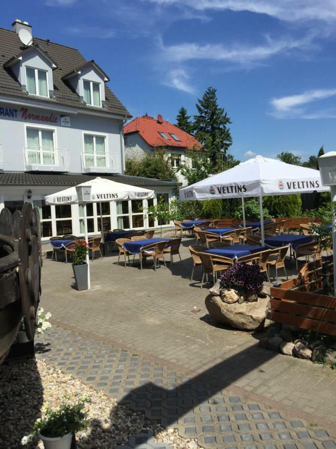 Hotel Restaurant Normandie Schildow Eksteriør bilde